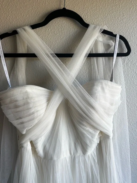 Jenny Yoo Strapless Ivory Tulle Gown - Picture 4 of 12